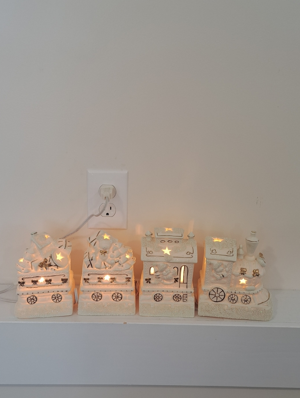Vtg. 90s International Bazzar Ivory & Gold Victorian Lighted Christmas Train